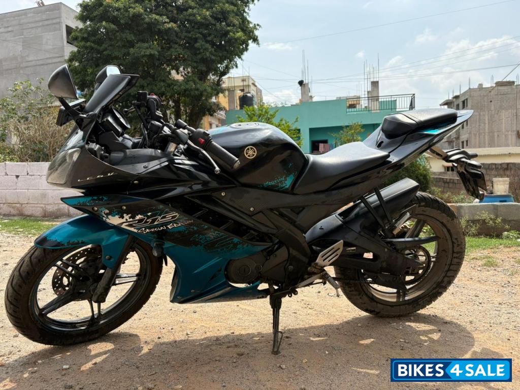 Yamaha YZF R15 V2