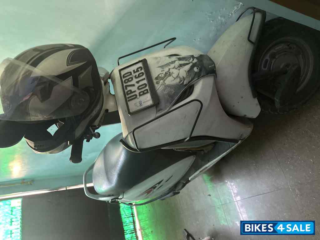 White Honda Activa