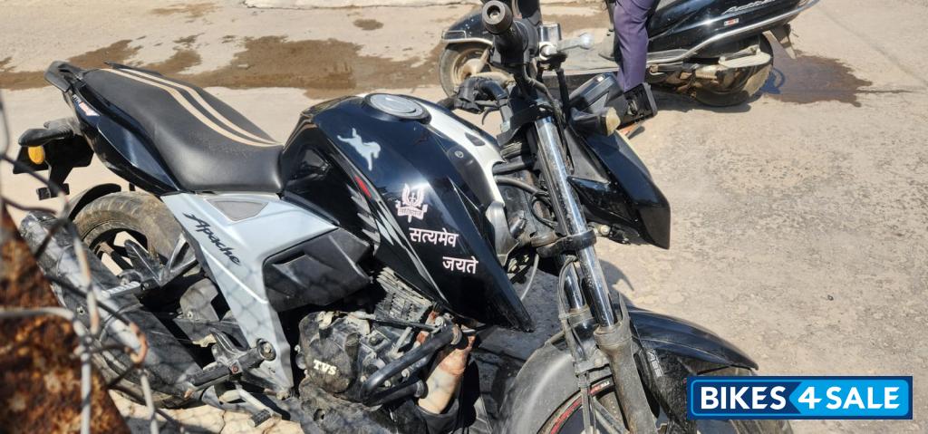 TVS Apache RTR 160 4V