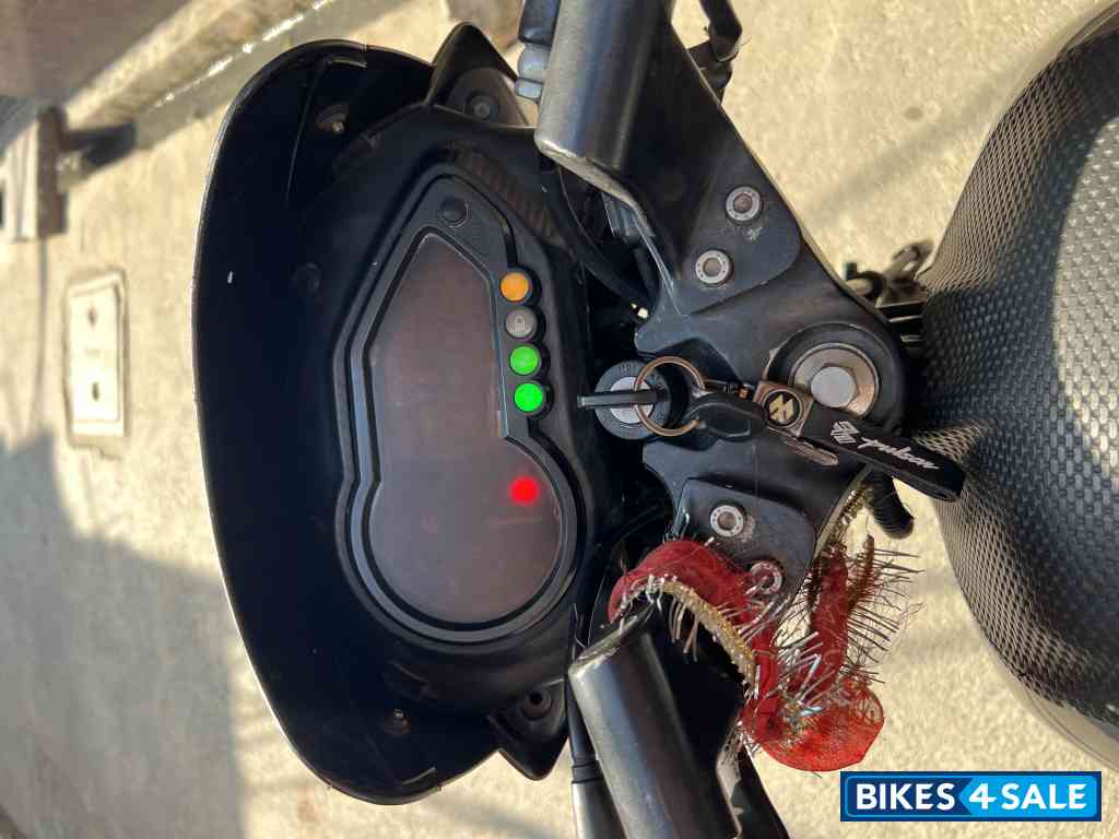 Black-red Bajaj Pulsar 150 Neon