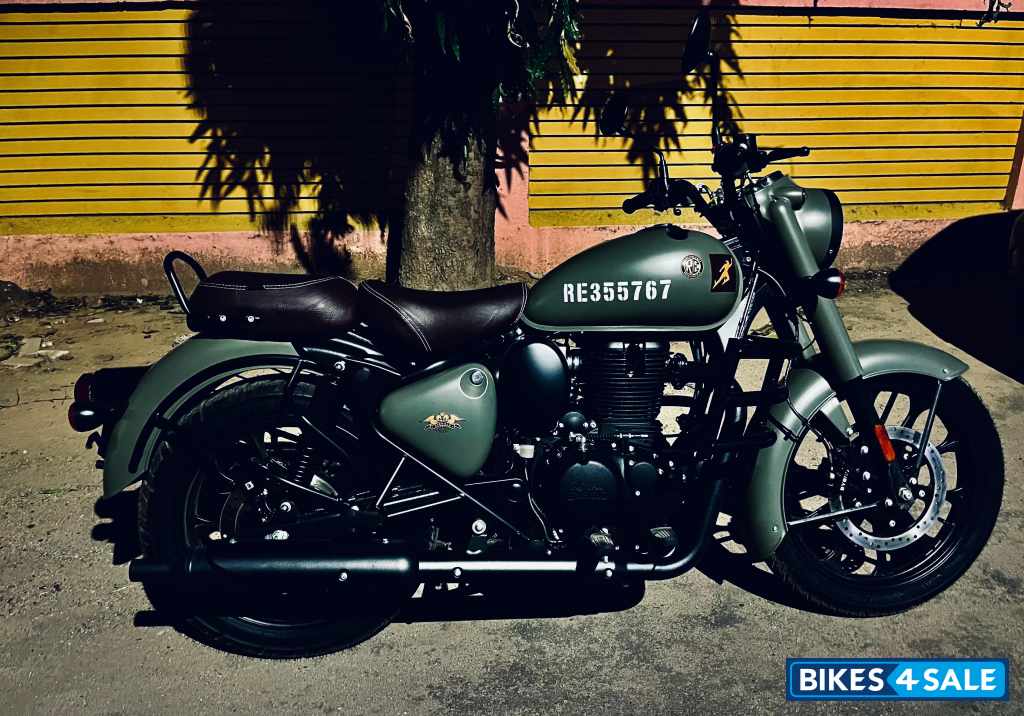 Marsh Grey Royal Enfield Classic 350 Dual Channel BS6 Marsh Grey Royal Enfield Classic 350 Dual Channel BS6