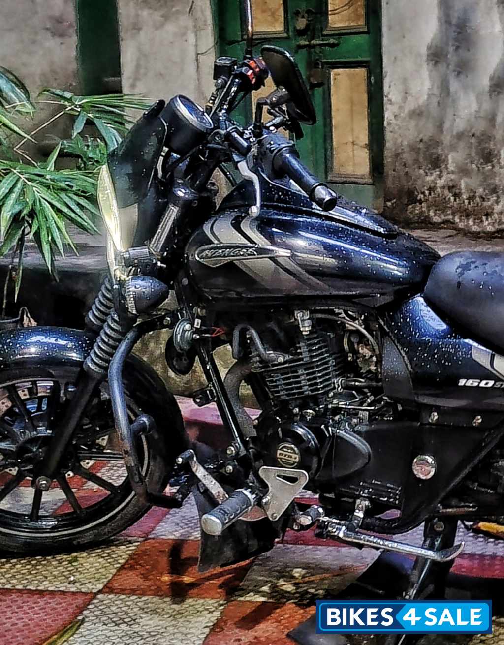 Black Bajaj Avenger Street 160