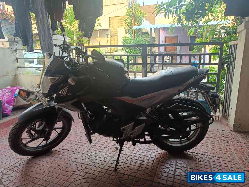 Honda CB Hornet 160R