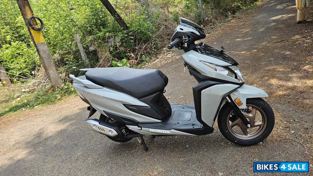 Pearl Deep Grond Gry Honda Dio DLX 2025 Pearl Deep Grond Gry Honda Dio DLX 2025