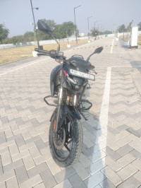 Black Bajaj Pulsar N150