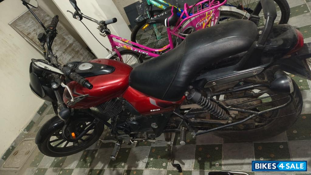Spicy Red Bajaj Avenger Street 160 BS6 Spicy Red Bajaj Avenger Street 160 BS6