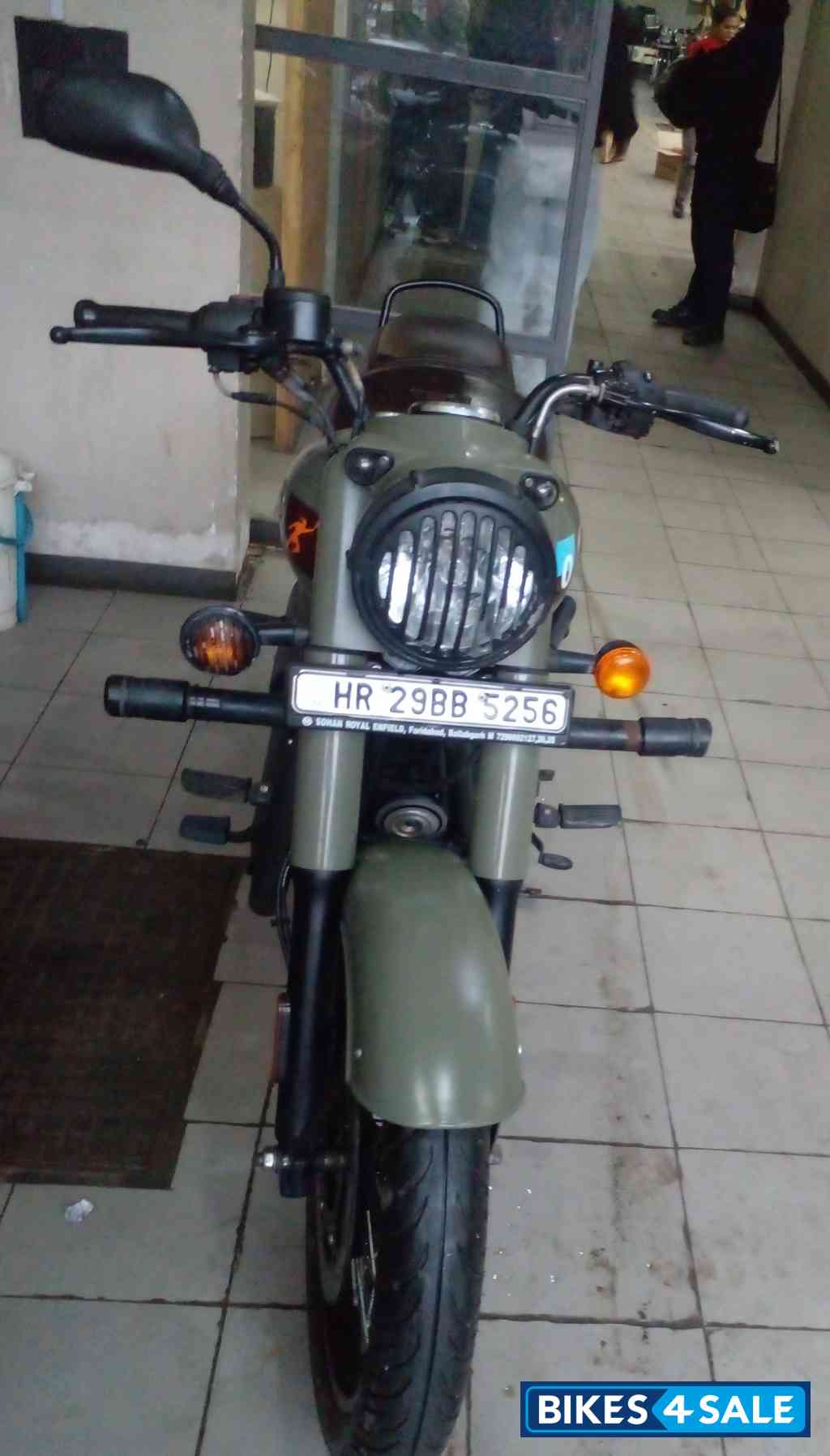 Signal (army Colour) Royal Enfield Classic 350 Signal (army Colour) Royal Enfield Classic 350