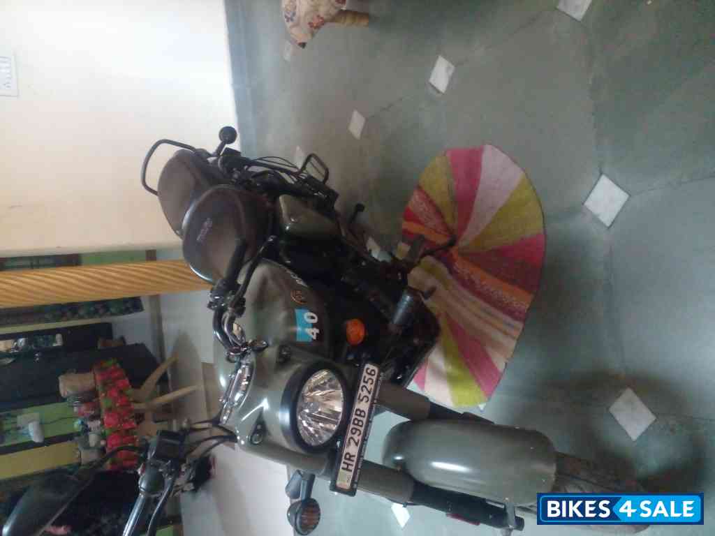 Signal (army Colour) Royal Enfield Classic 350 Signal (army Colour) Royal Enfield Classic 350