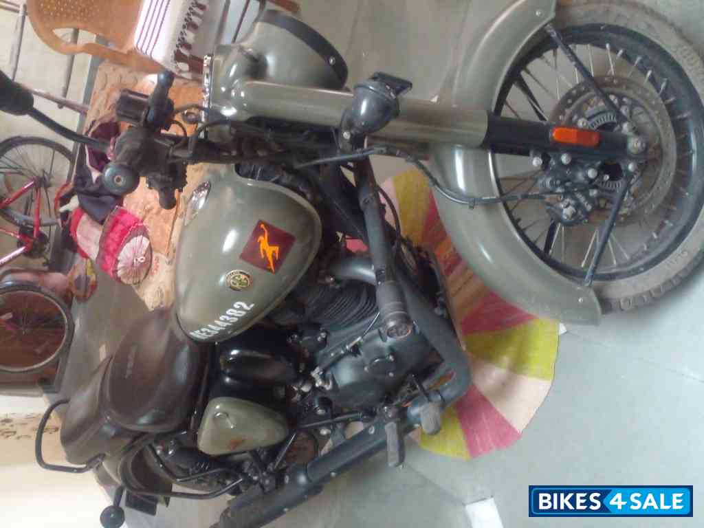 Signal (army Colour) Royal Enfield Classic 350 Signal (army Colour) Royal Enfield Classic 350