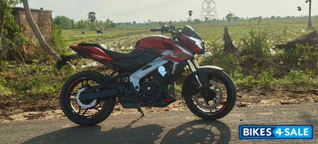 Racing Red Bajaj Pulsar NS400Z Racing Red Bajaj Pulsar NS400Z