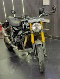 Black Triumph Speed 400 2025