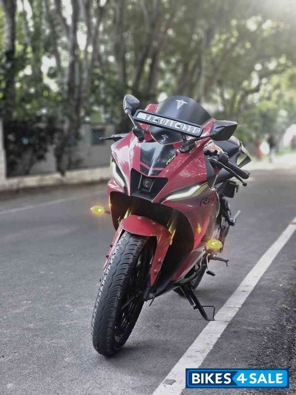Red Yamaha R15 V4 Red Yamaha R15 V4