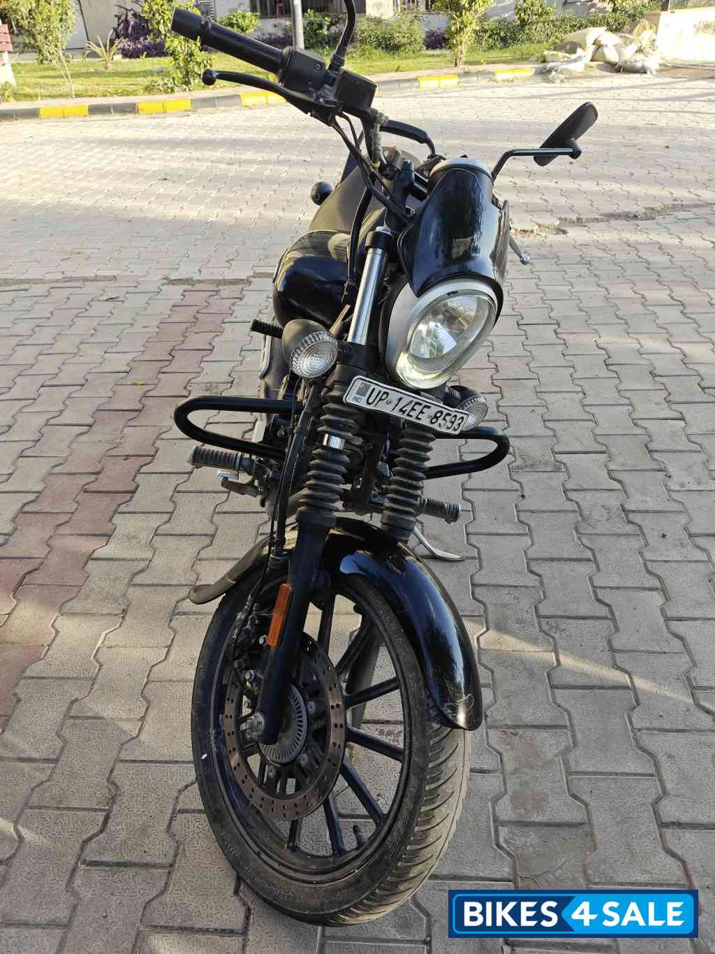 Ebony Black Bajaj Avenger Street 160