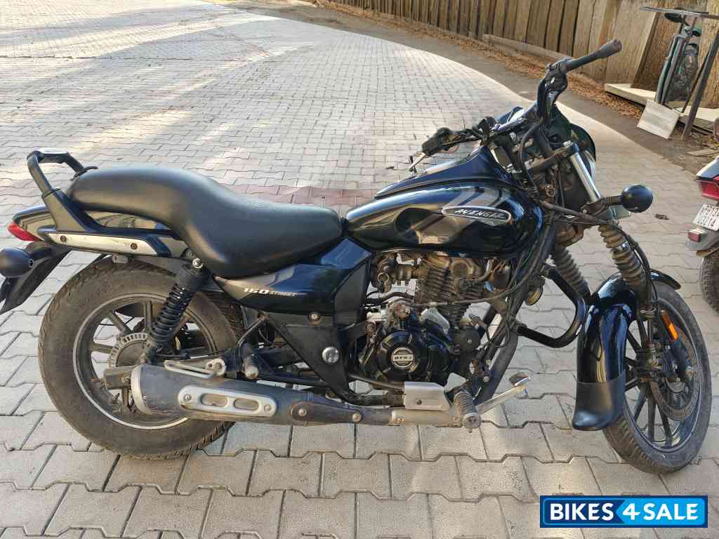 Ebony Black Bajaj Avenger Street 160 Ebony Black Bajaj Avenger Street 160