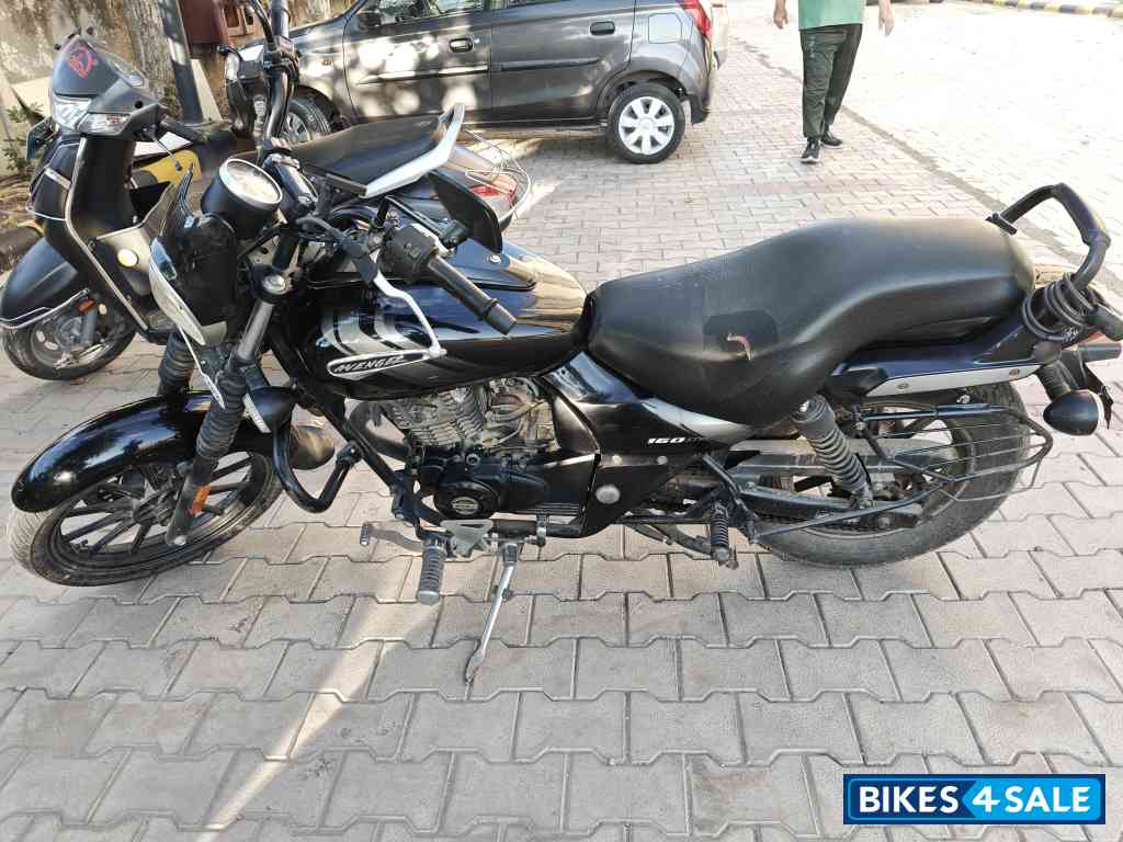 Ebony Black Bajaj Avenger Street 160 Ebony Black Bajaj Avenger Street 160