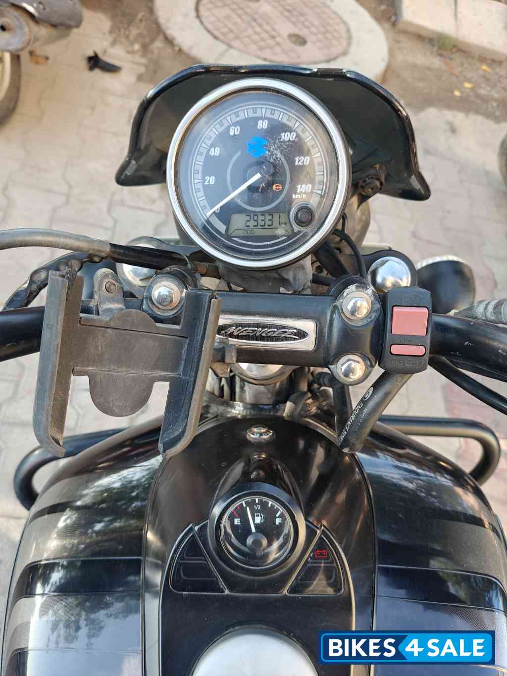 Ebony Black Bajaj Avenger Street 160 Ebony Black Bajaj Avenger Street 160