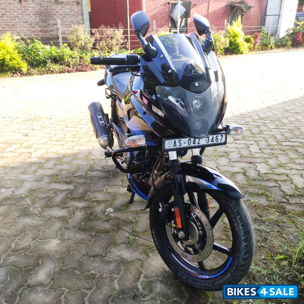 Bajaj Pulsar 220F BS6