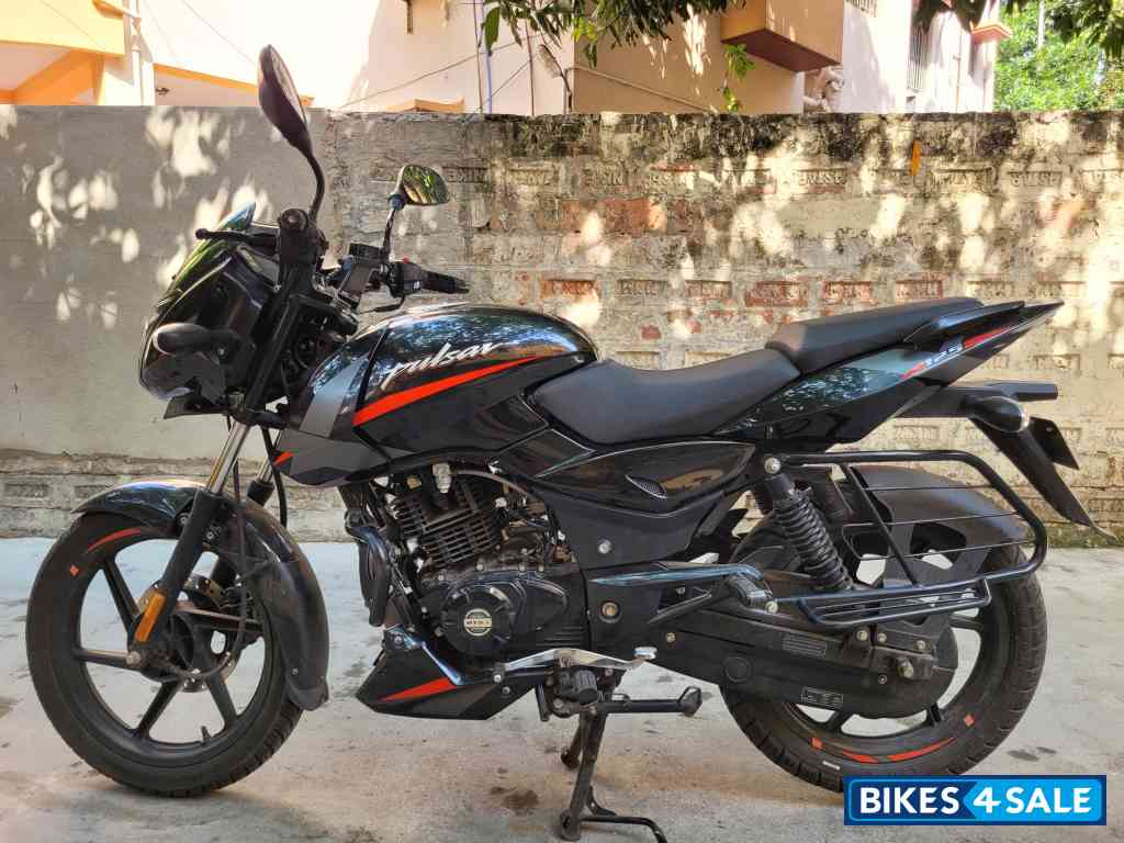 Bajaj Pulsar 125 Split Seat