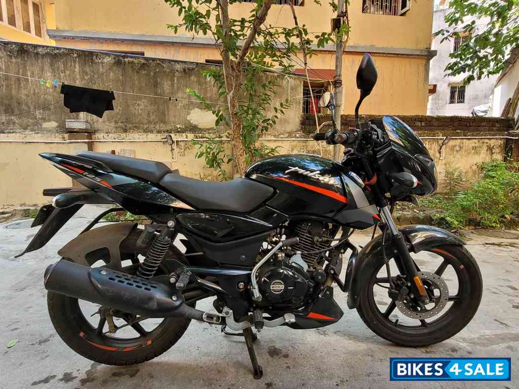Bajaj Pulsar 125 Split Seat