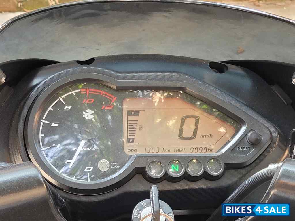 Bajaj Pulsar 125 Split Seat