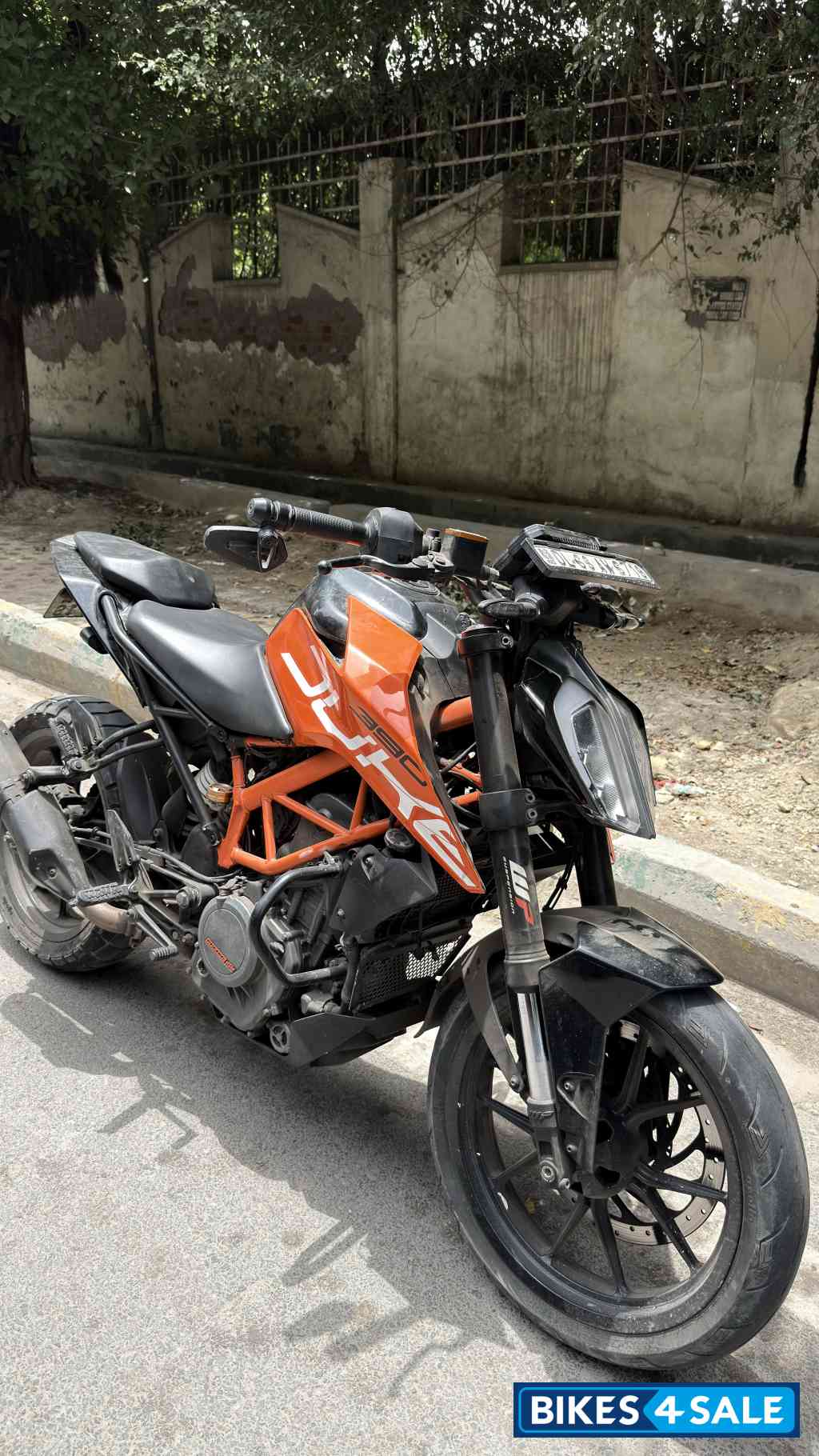 Electric Orange KTM Duke 390 Electric Orange KTM Duke 390