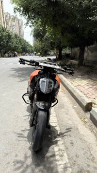 Electric Orange KTM Duke 390