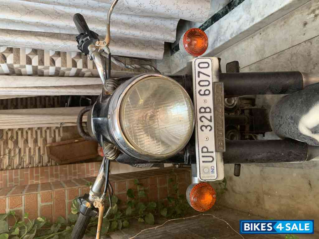 Black Royal Enfield Bullet 350 Black Royal Enfield Bullet 350