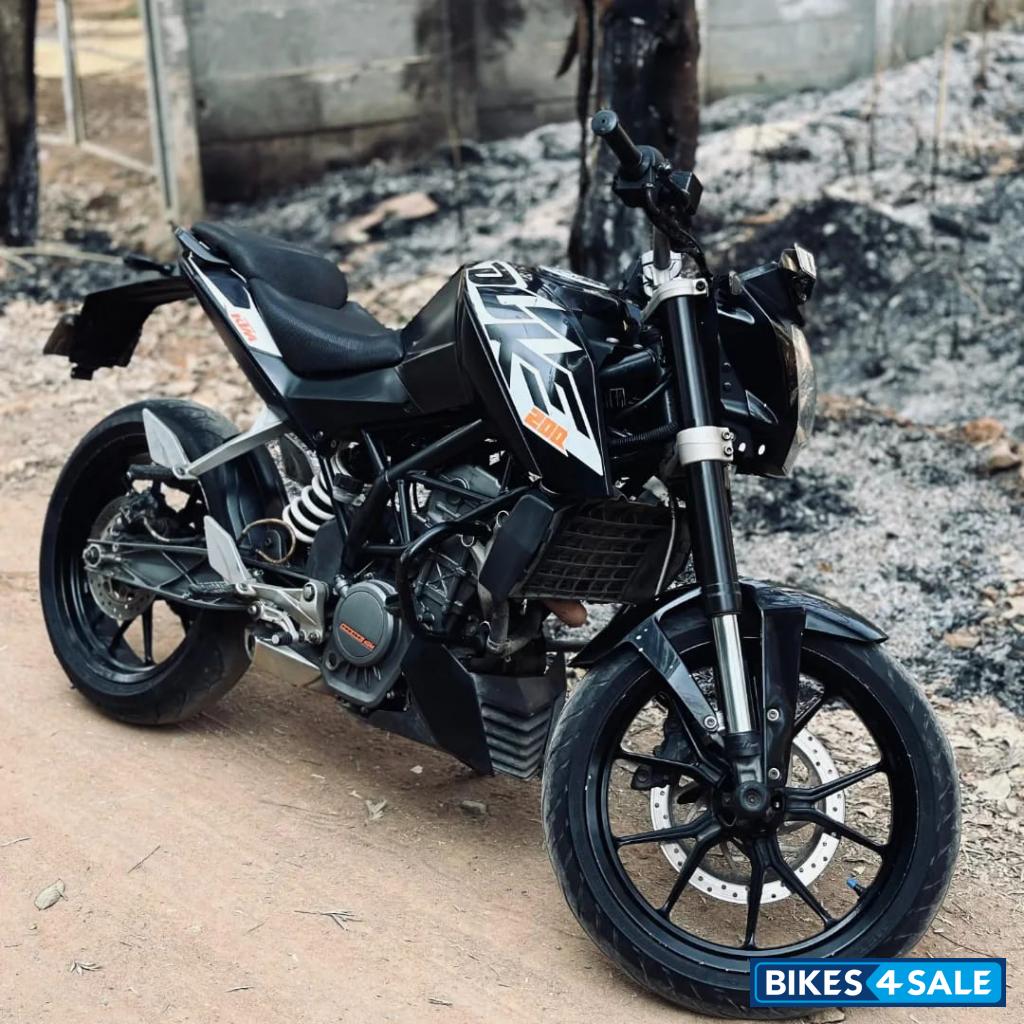 KTM Duke 200