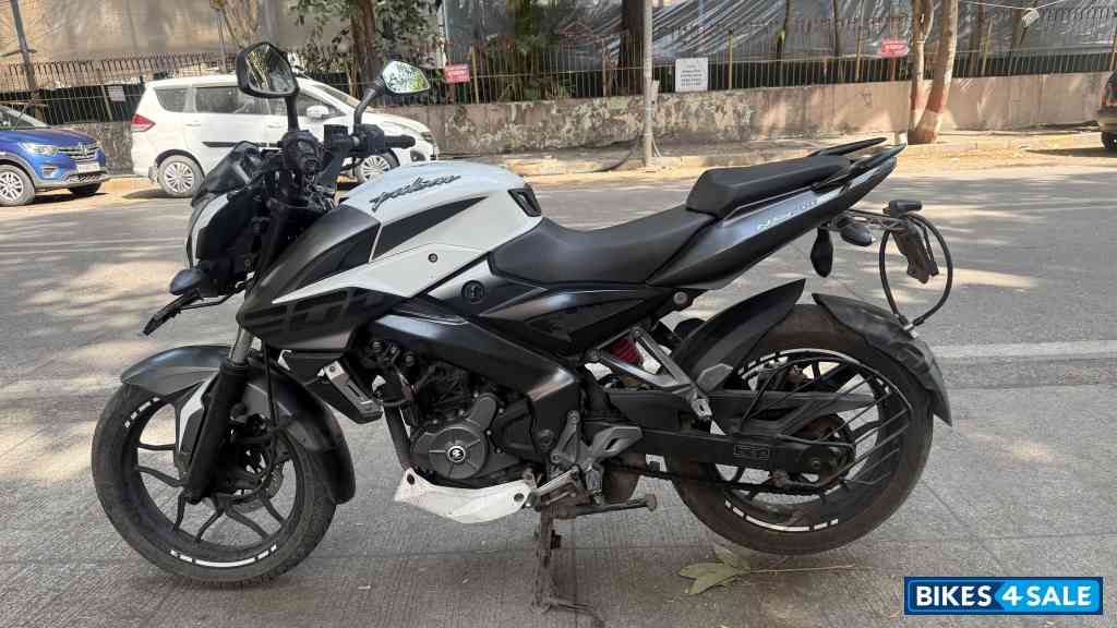 Bajaj Pulsar 200 NS