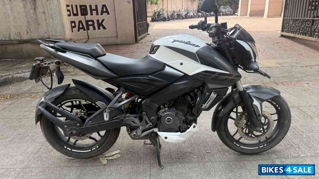 Bajaj Pulsar 200 NS