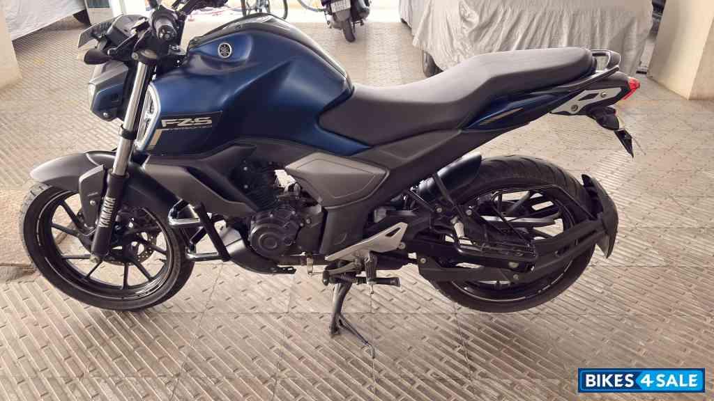 Matt Blue Yamaha FZ-S FI V3
