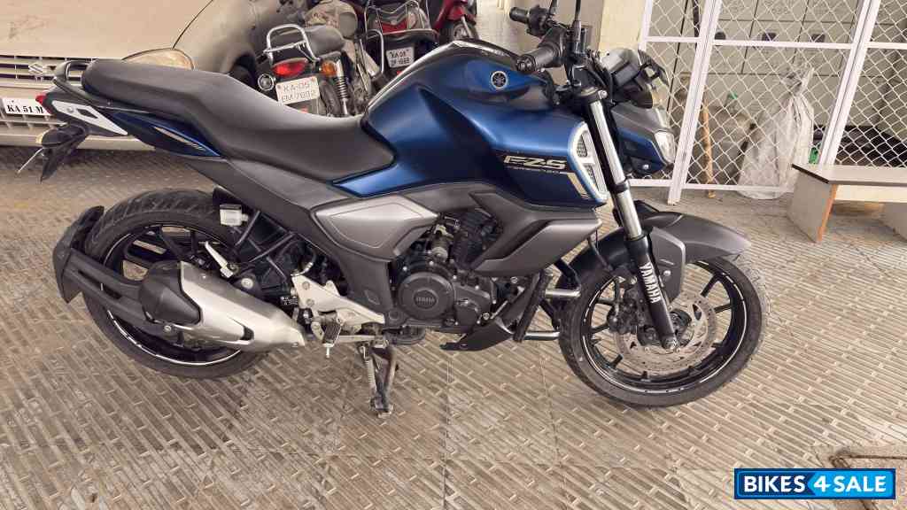 Matt Blue Yamaha FZ-S FI V3
