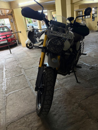 Triumph Scrambler 400 X