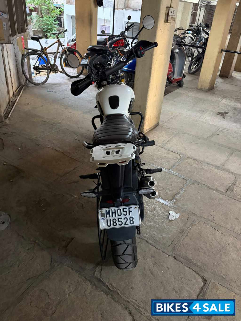 Triumph Scrambler 400 X