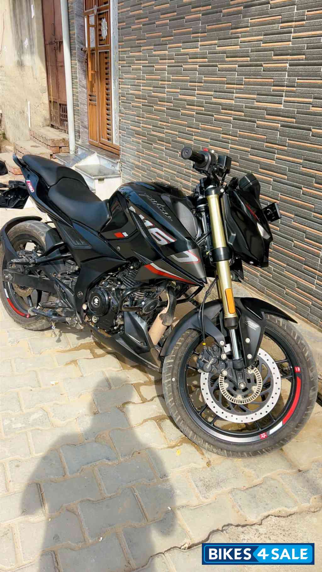 Black Bajaj Pulsar N160 Dual Channel ABS