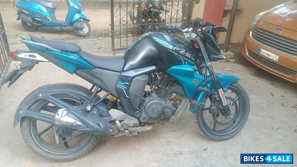 Yamaha FZ-S FI V2