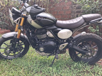 Black/silver Triumph Scrambler 400 X 2025