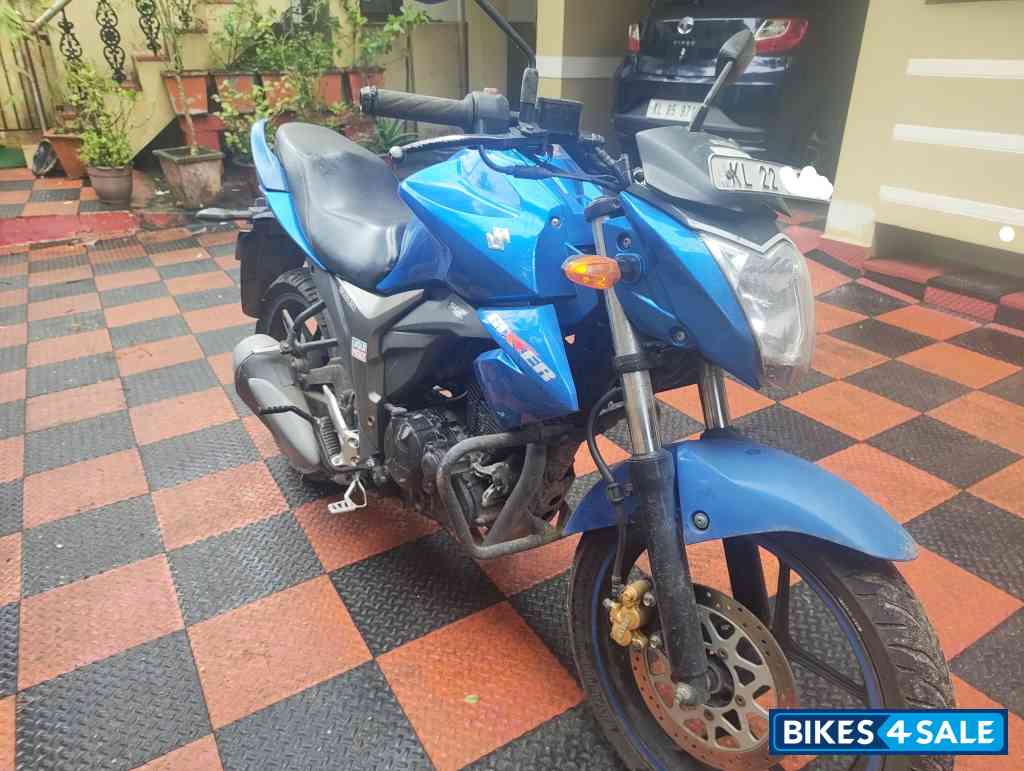 Blue Suzuki Gixxer 150