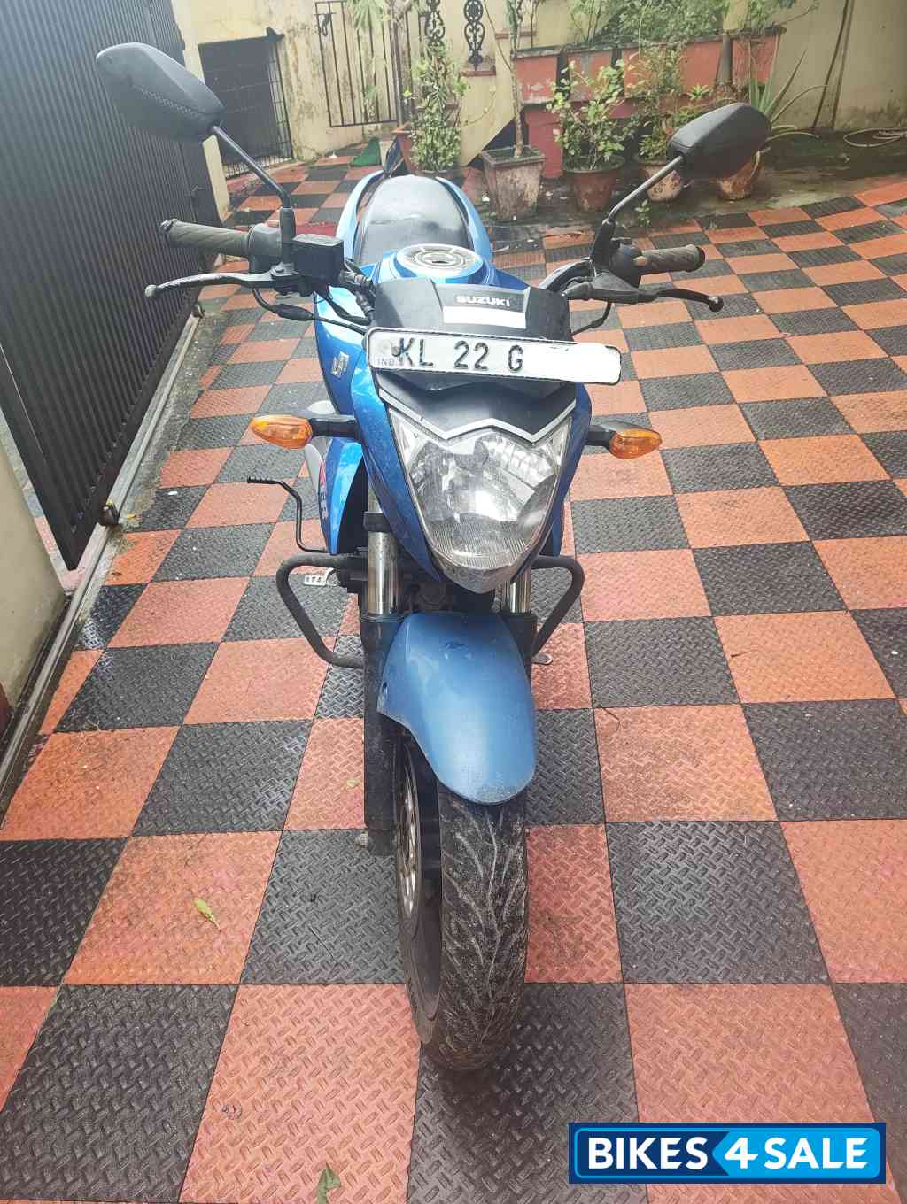Blue Suzuki Gixxer 150