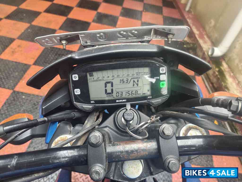 Blue Suzuki Gixxer 150