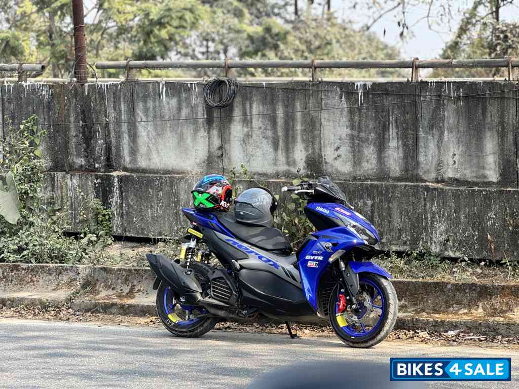 Blue Yamaha Aerox 155 Version S