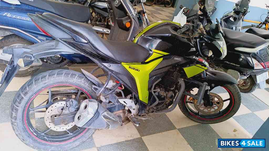 Green Black Suzuki Gixxer 150