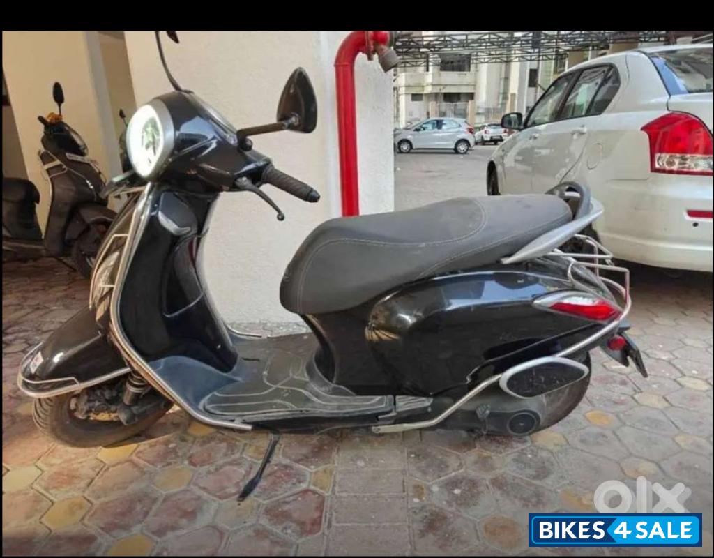 Bajaj Chetak Premium