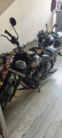Yezdi Roadster Dark 2022 Model