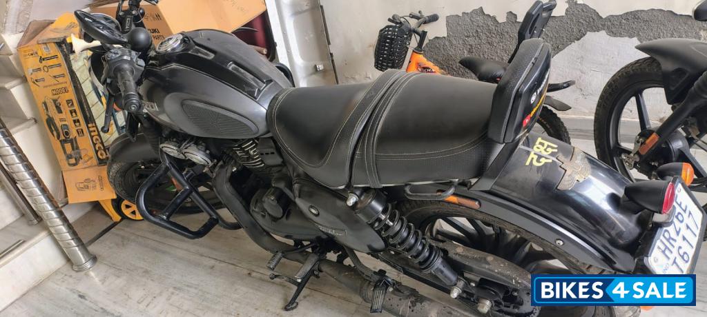 Yezdi Roadster Dark Yezdi Roadster Dark