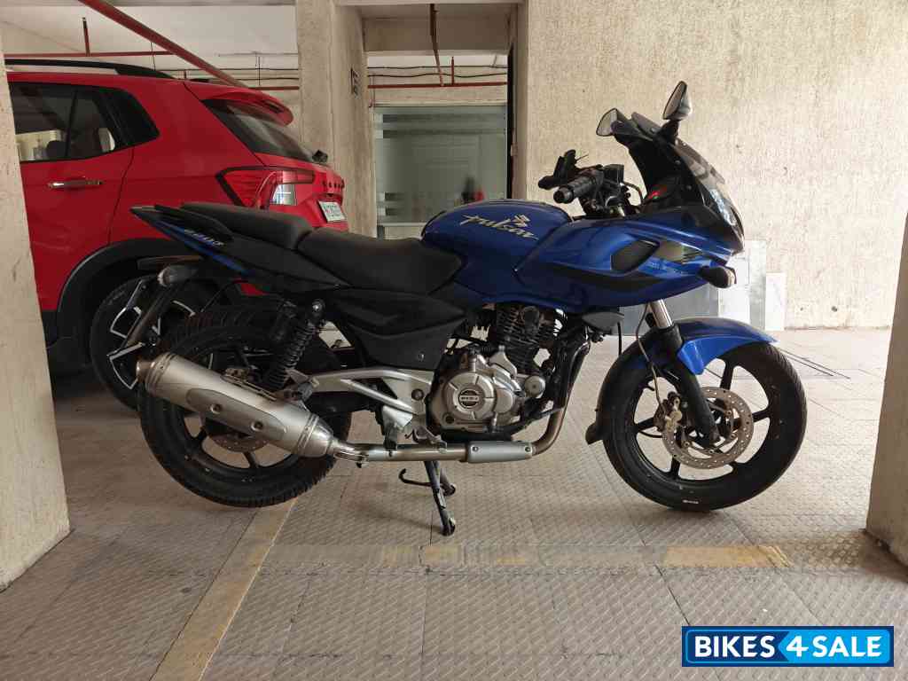 Blue Bajaj Pulsar 220F