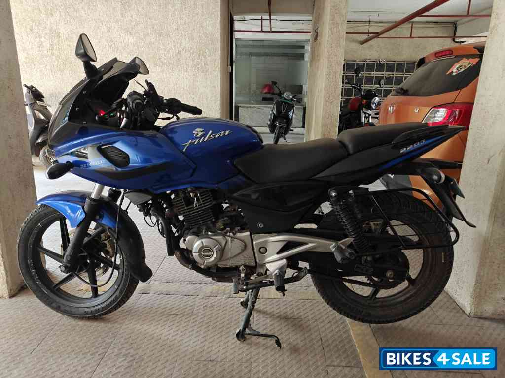 Blue Bajaj Pulsar 220F