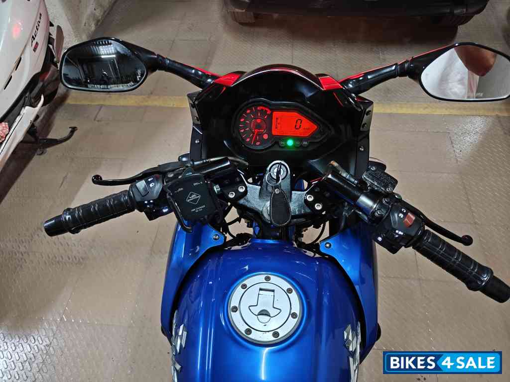 Blue Bajaj Pulsar 220F Blue Bajaj Pulsar 220F