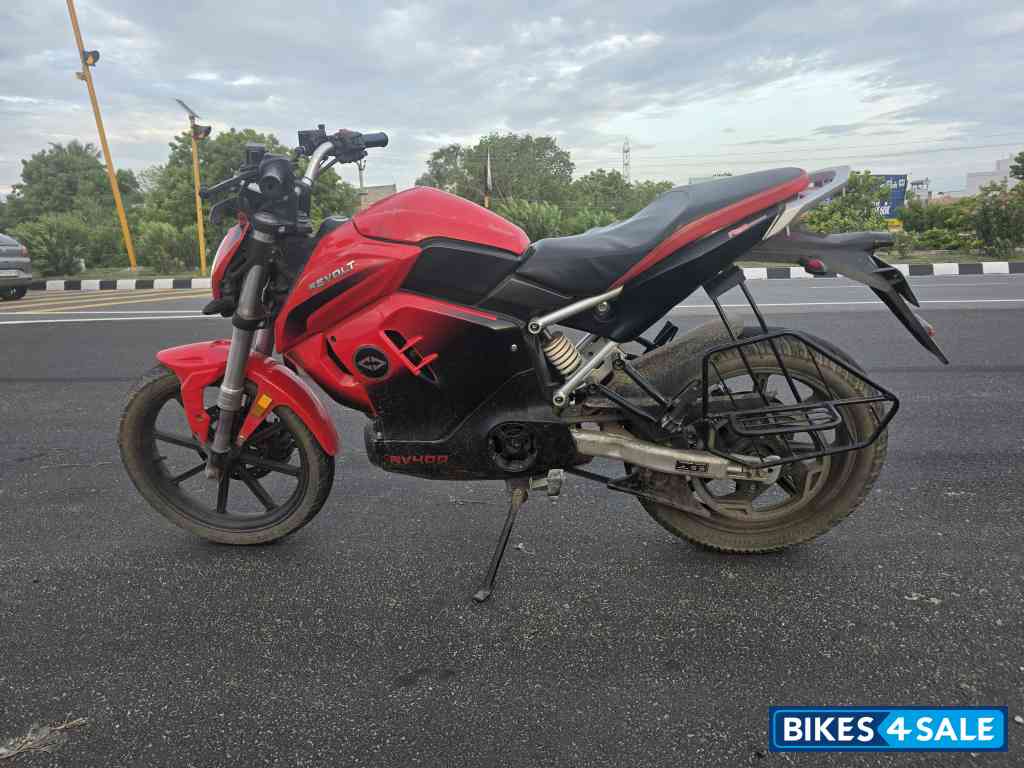 Red Revolt RV 400