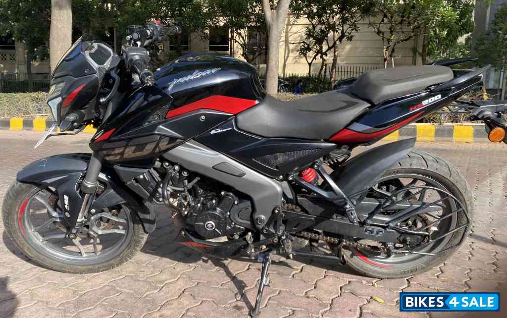 Bajaj Pulsar 200 NS ABS